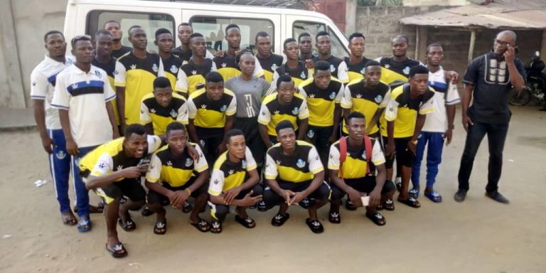 L’équipe de Eternel à l’école des lois de jeu