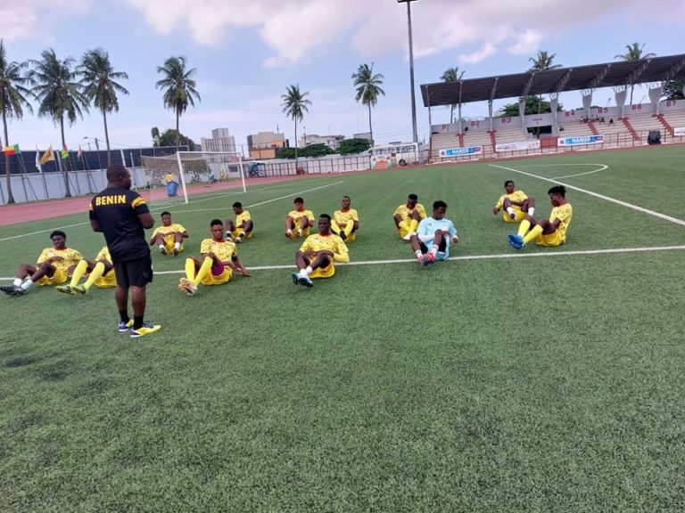 Coupe Ufoa B U20 Garçons  Séance de décrassage des Guépards Juniors