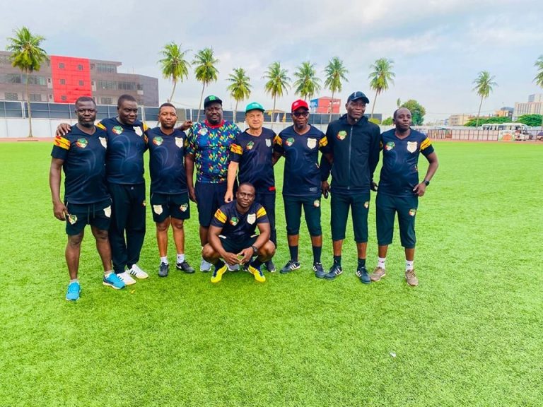 Coupe Ufoa B U20 Garçons/Togo# Bénin : Gernot Rohr en communion avec les Guépards Juniors