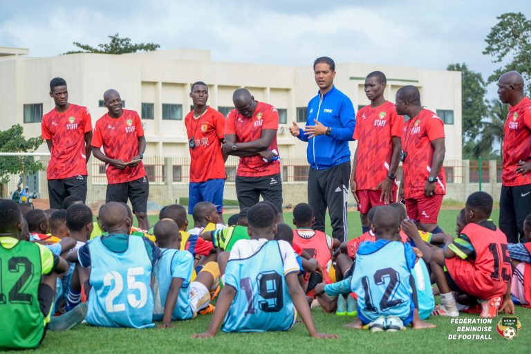 Centre d’excellence de football de Missérété : Le coach talent de la FIFA, Kaies El Ouni devoile la liste des enfants retenus