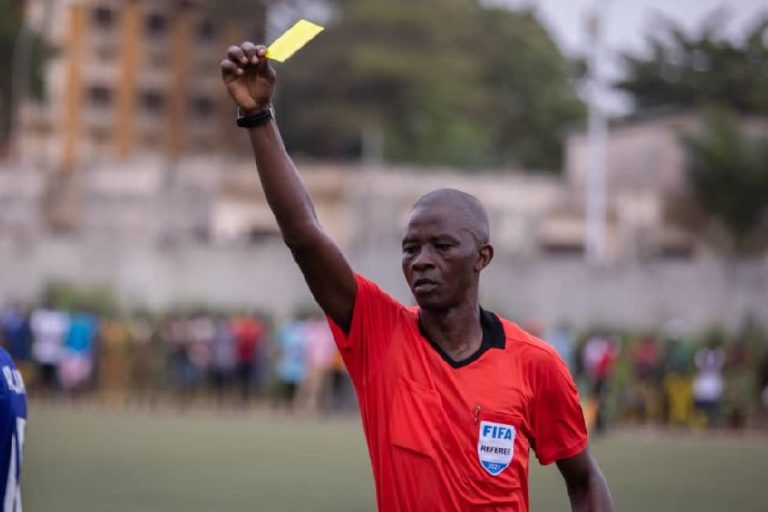 Mise en garde contre les arbitres non accrédités lors des tournois