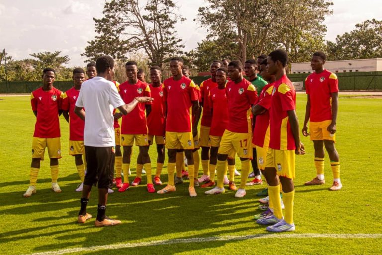 Échos des Guépards U17 : Ibrahim Da Silva et sa troupe prennent leurs marques à Yamoussoukro.