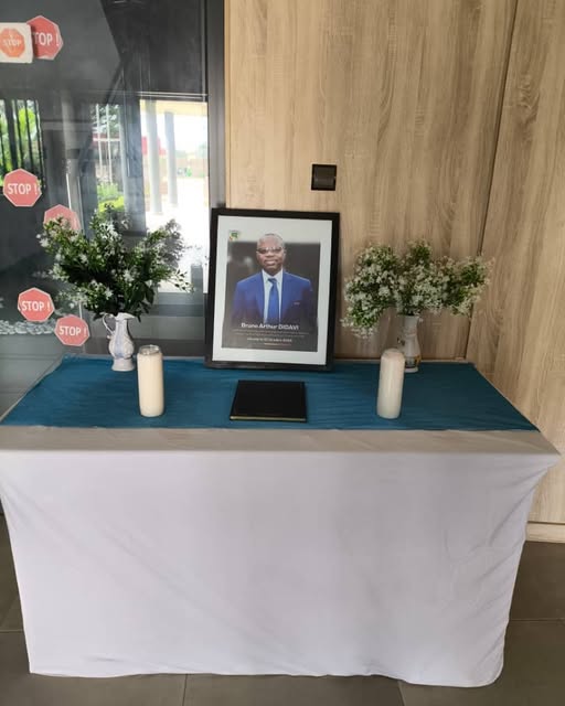 Ouverture du livre de condoléances pour Feu Bruno DIDAVI