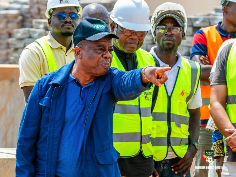 Construction du Centre d’excellence de football des filles de Lokossa : Mathurin de Chacus visite le chantier